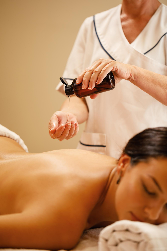 Abhyanga oil massage with a warm steam experience